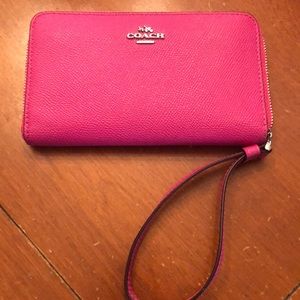 Coach NWT Barbie bubblegum Pink tech Wallet